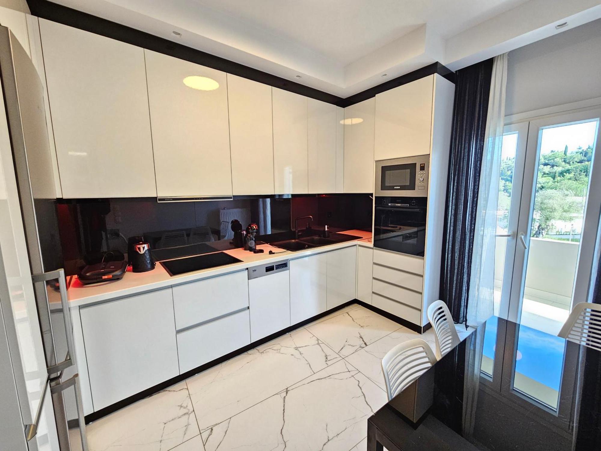 Grey Luxury House Apartment Ipsos Bagian luar foto