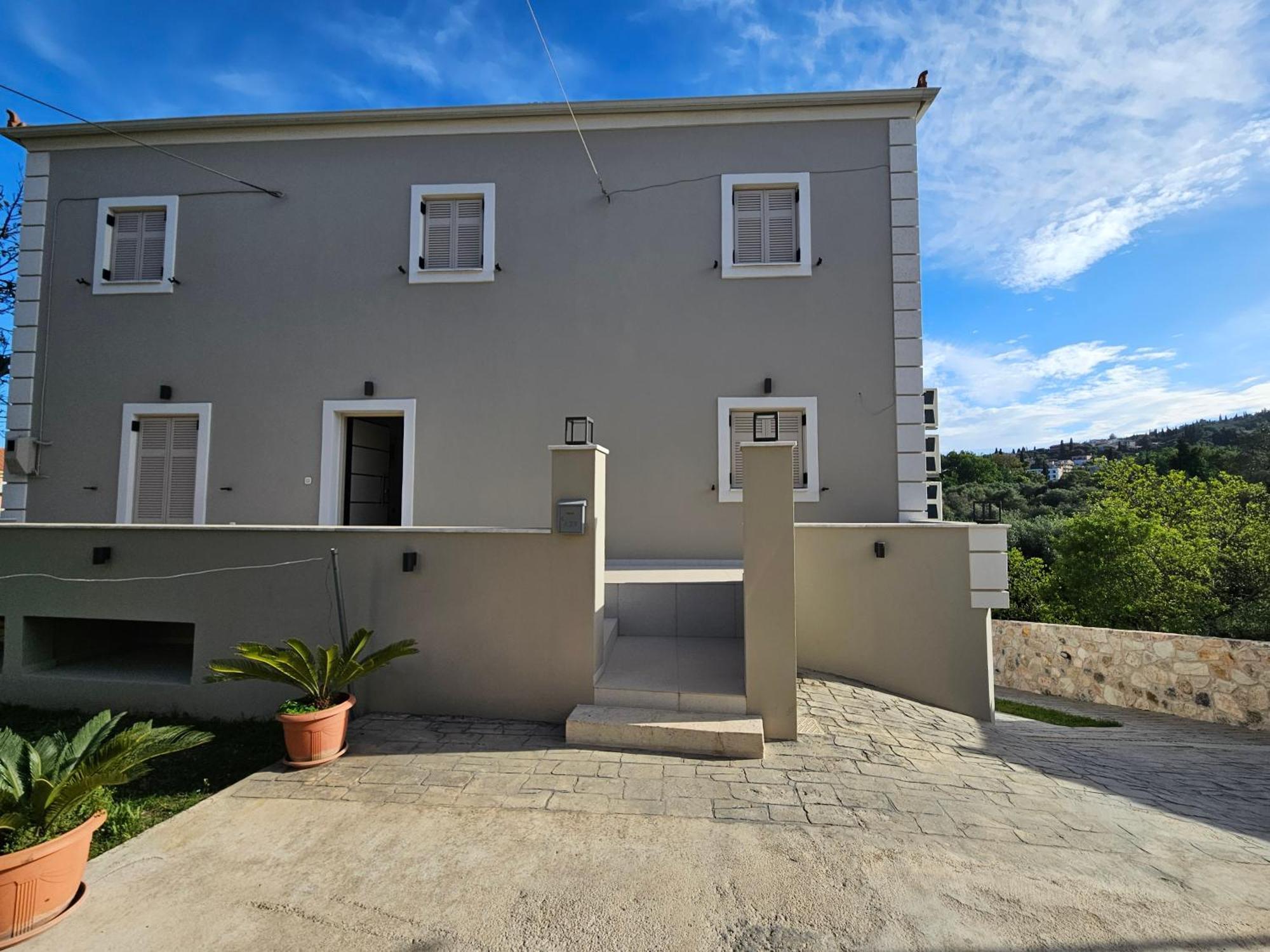 Grey Luxury House Apartment Ipsos Bagian luar foto