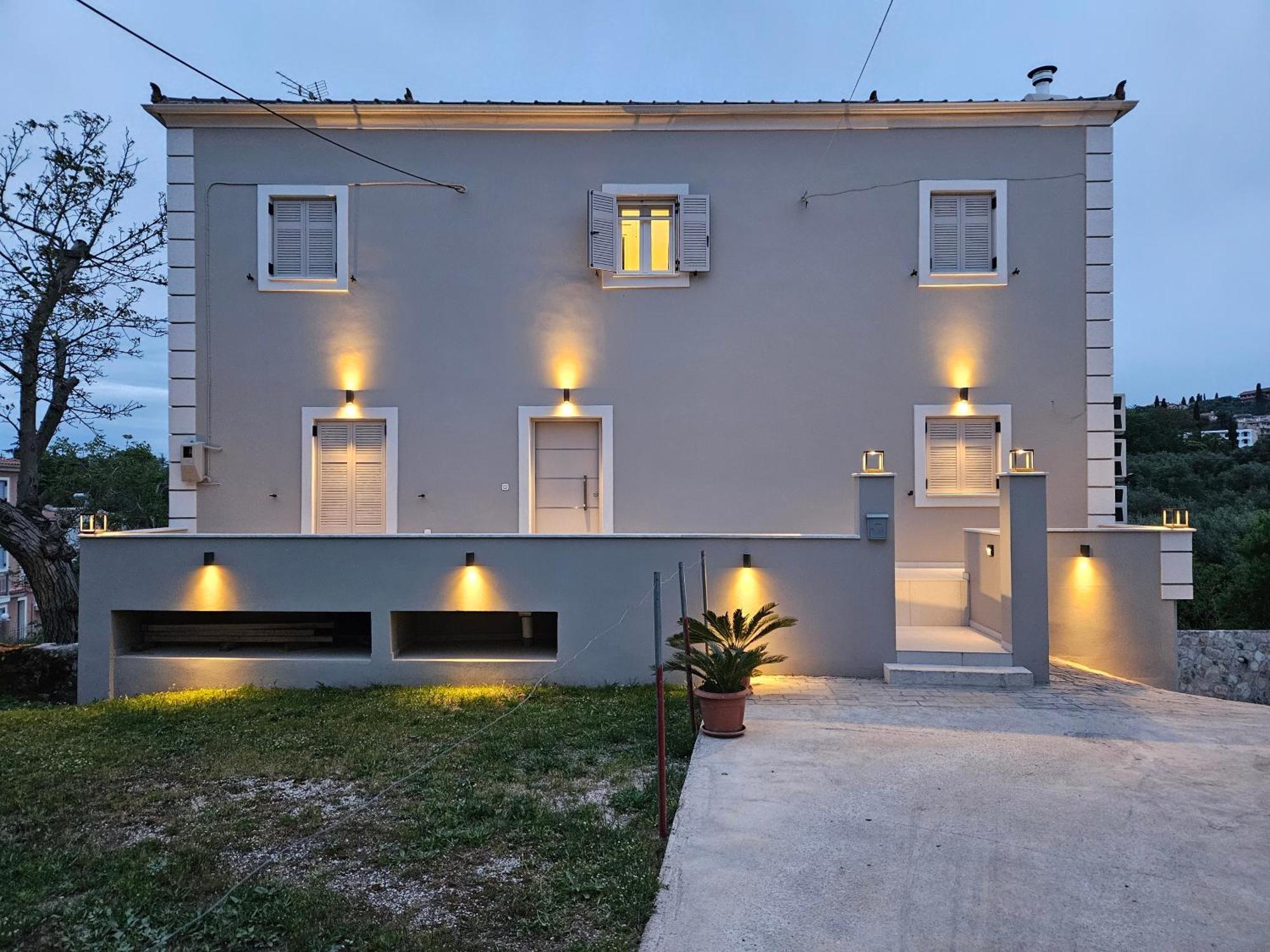 Grey Luxury House Apartment Ipsos Bagian luar foto