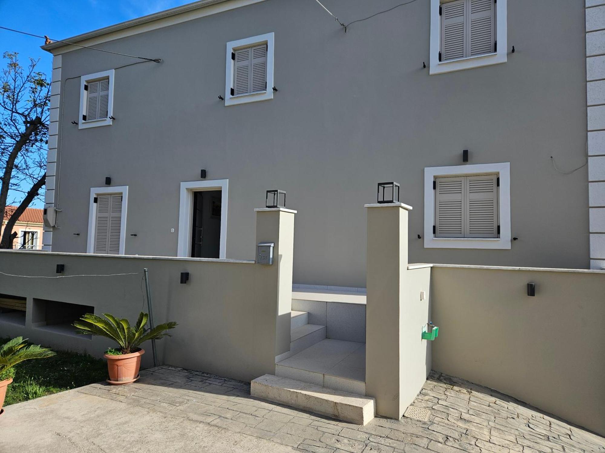 Grey Luxury House Apartment Ipsos Bagian luar foto