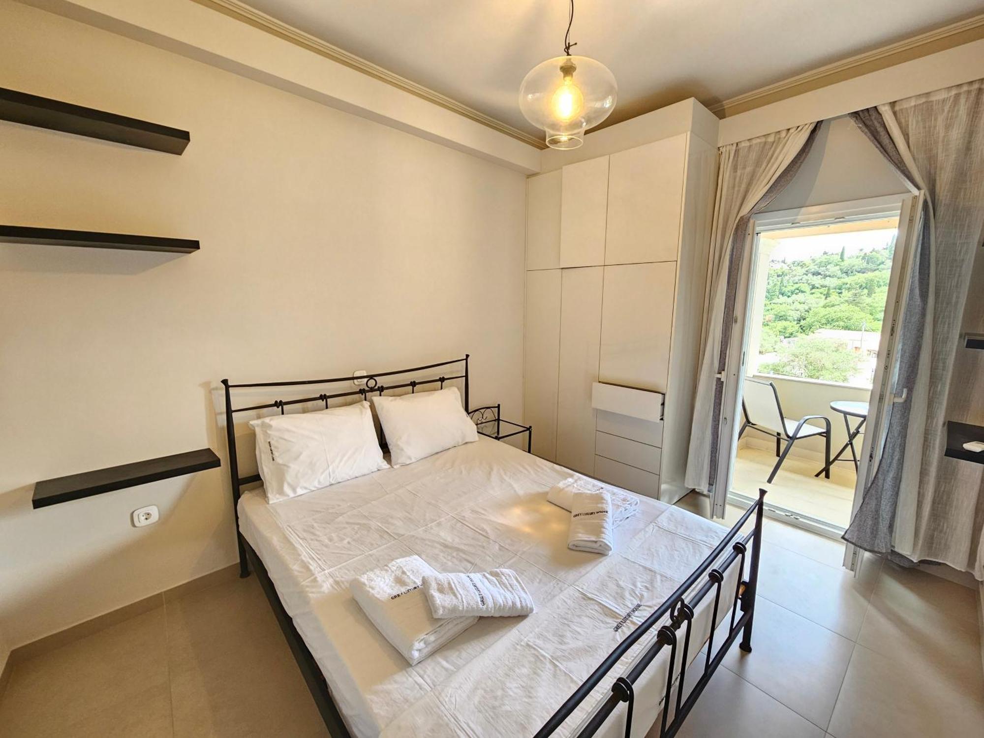Grey Luxury House Apartment Ipsos Bagian luar foto