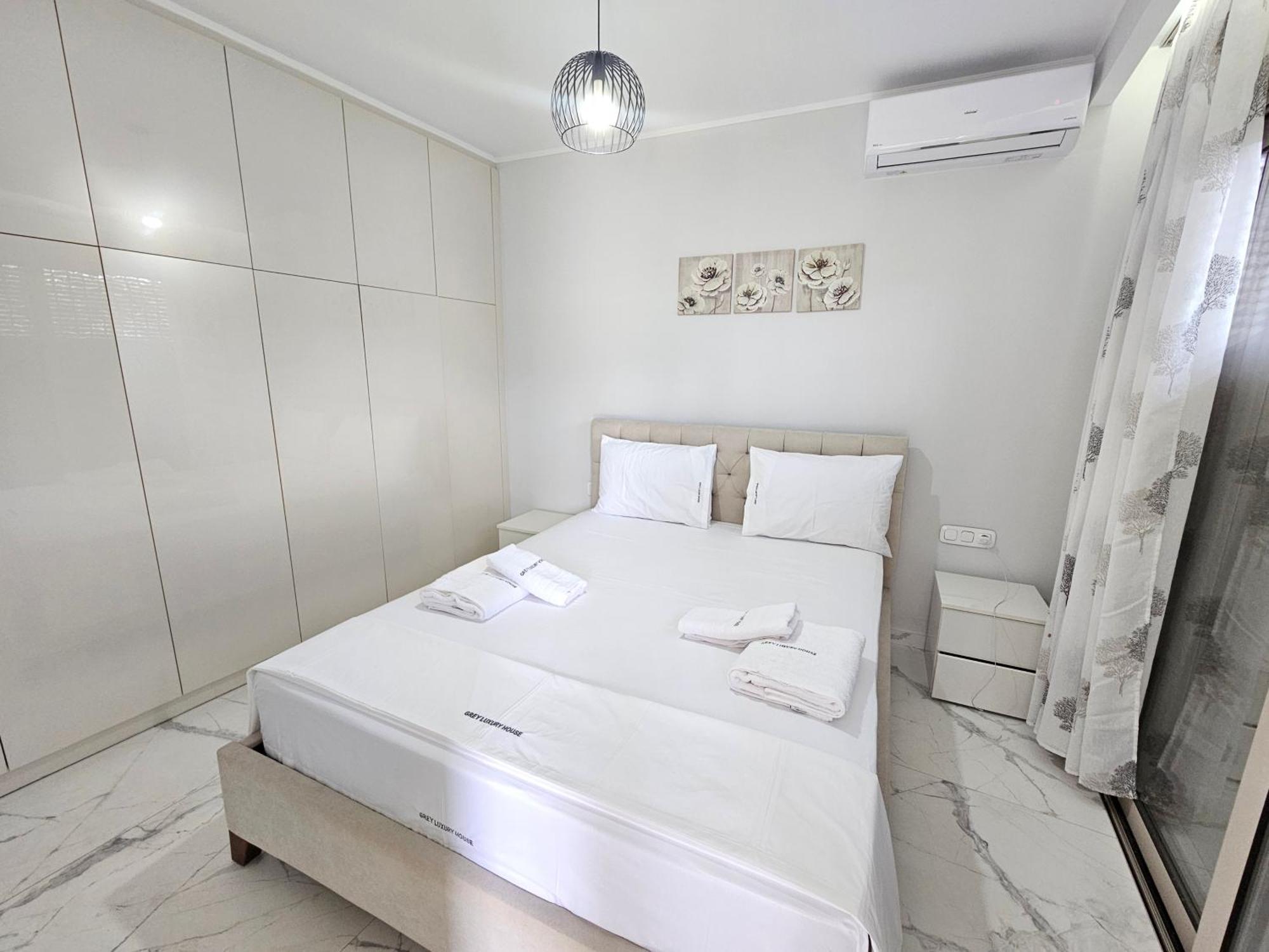 Grey Luxury House Apartment Ipsos Bagian luar foto