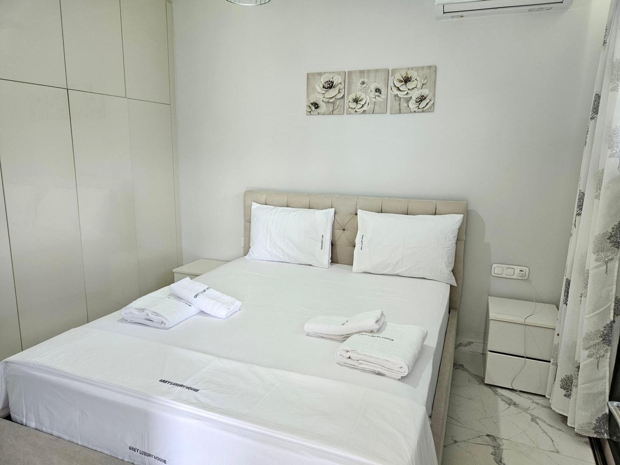 Grey Luxury House Apartment Ipsos Bagian luar foto