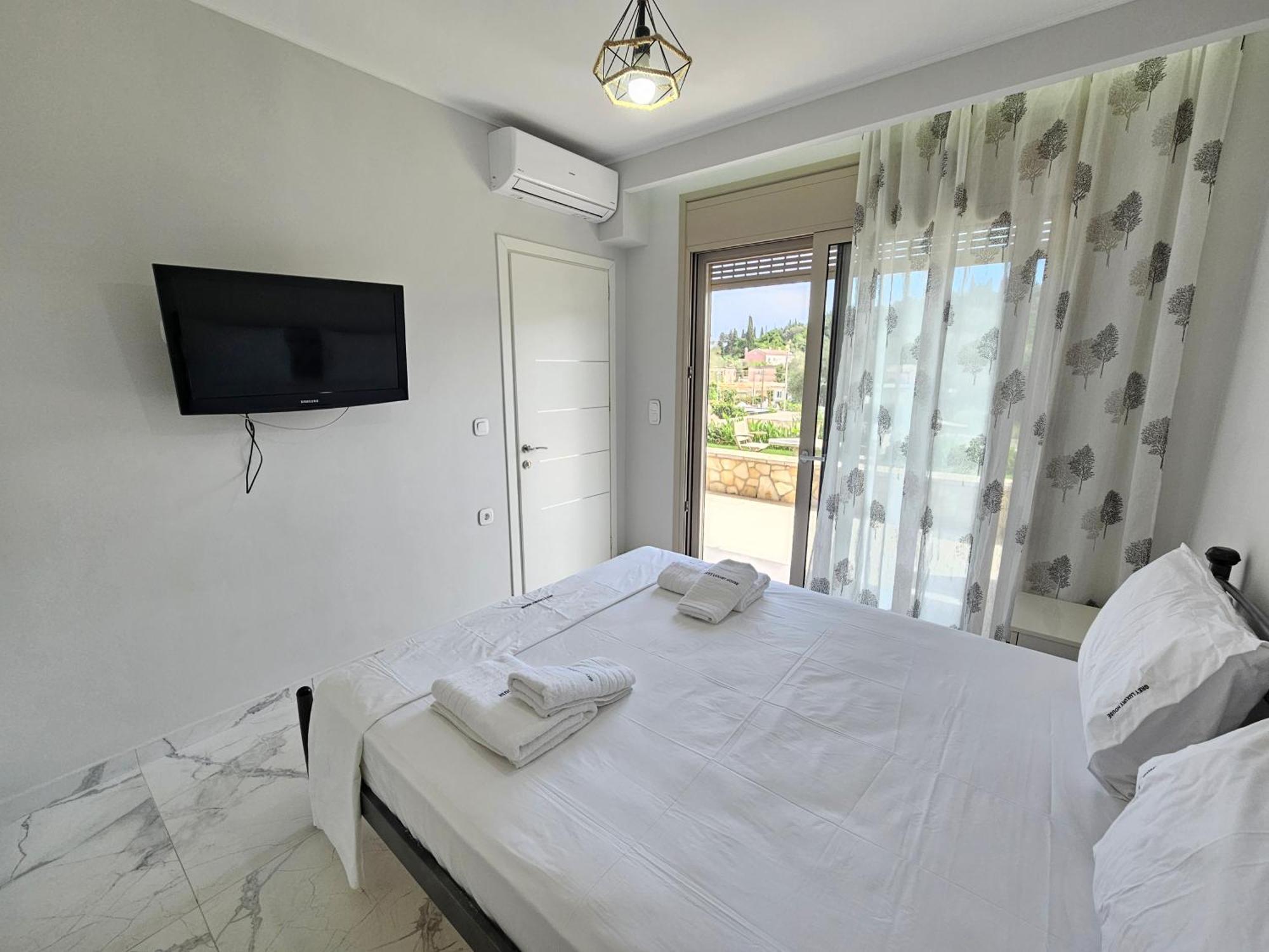 Grey Luxury House Apartment Ipsos Bagian luar foto