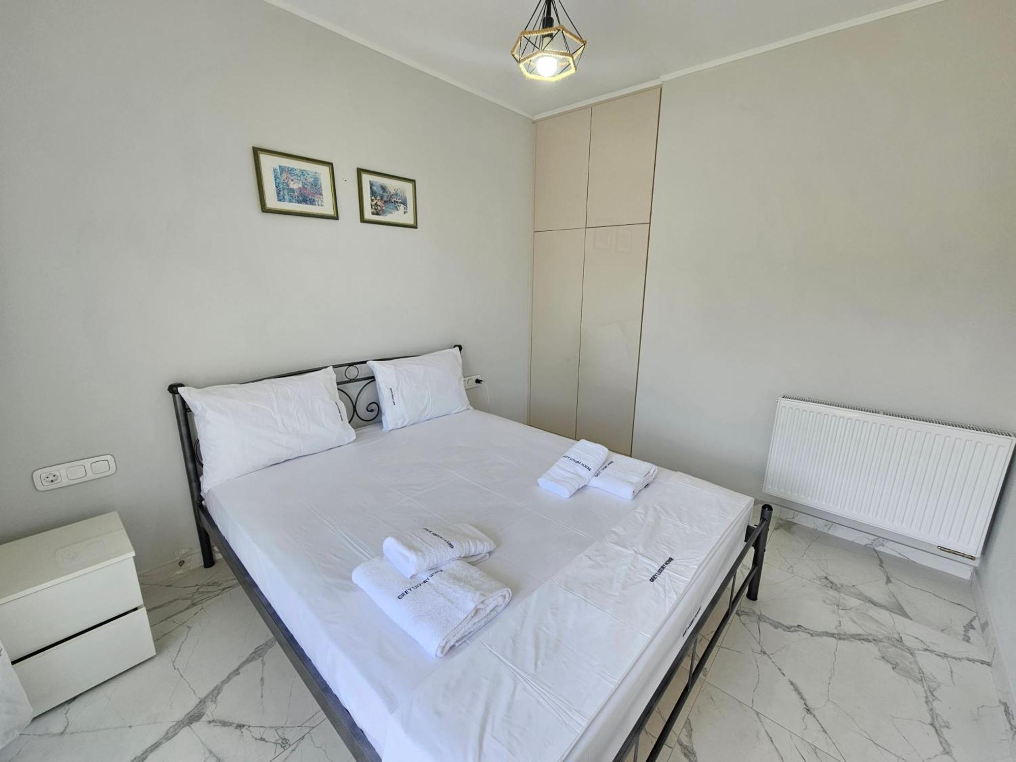 Grey Luxury House Apartment Ipsos Bagian luar foto