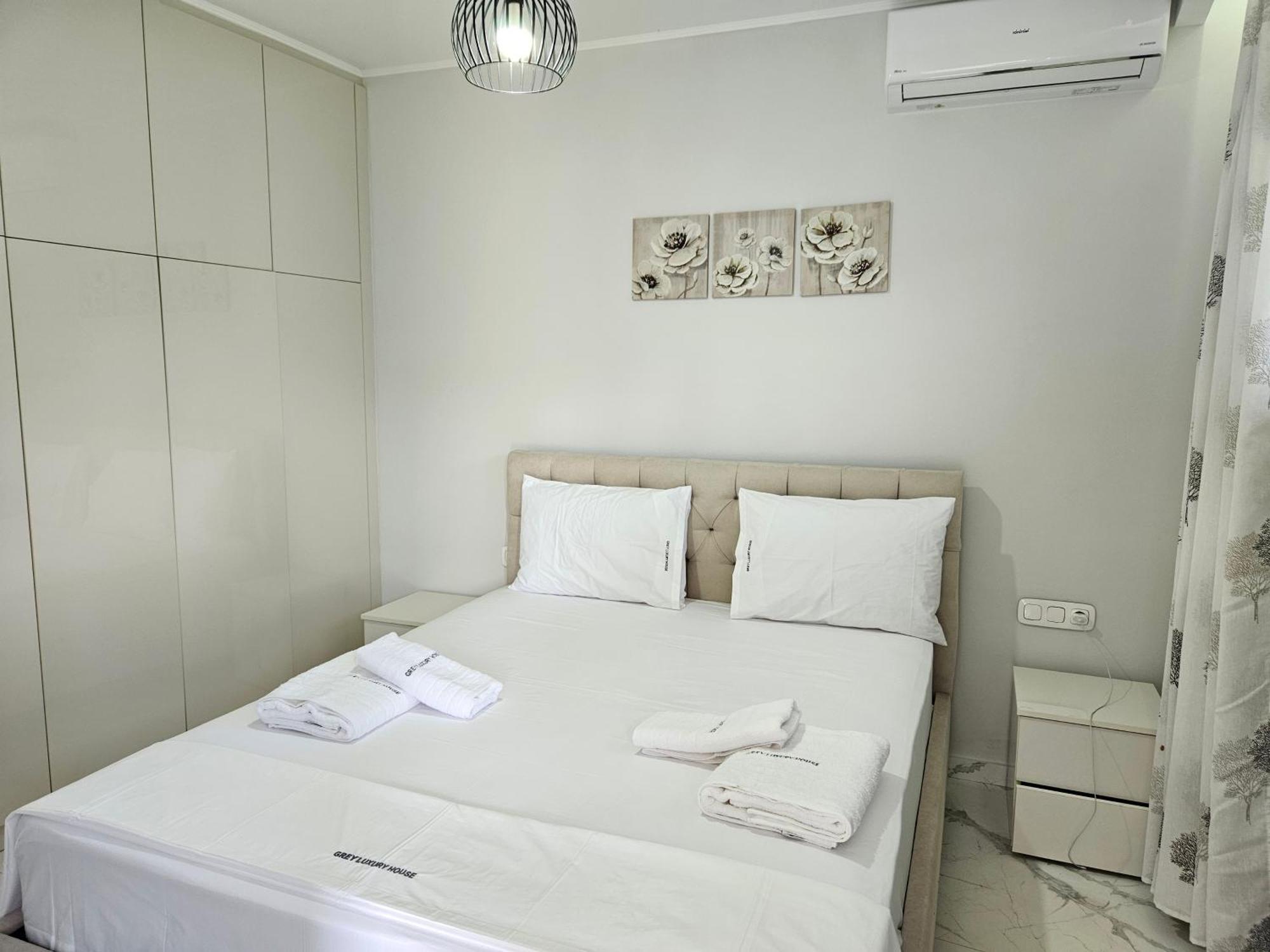 Grey Luxury House Apartment Ipsos Bagian luar foto